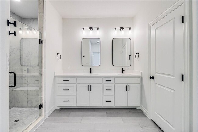 Building Photo - 4126 Azali Dr