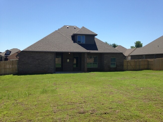 Building Photo - 5017 Arbuckle Dr
