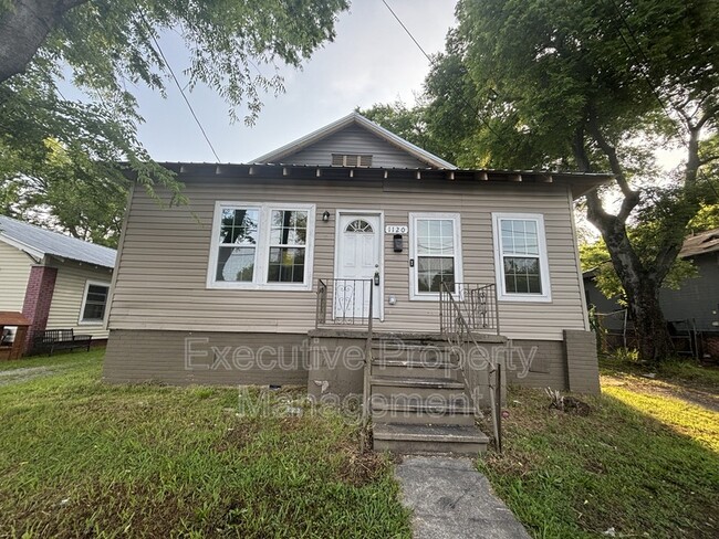 Primary Photo - 1120 Elm Ave