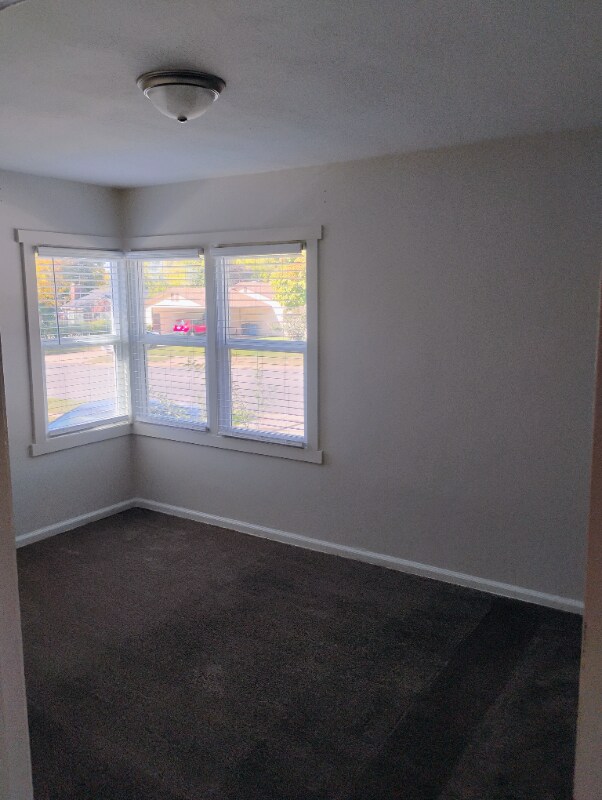 Building Photo - 380 E 100 N