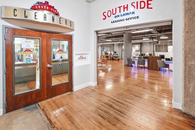 Building Photo - South Side on Lamar