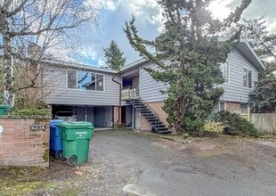 Building Photo - 3221340