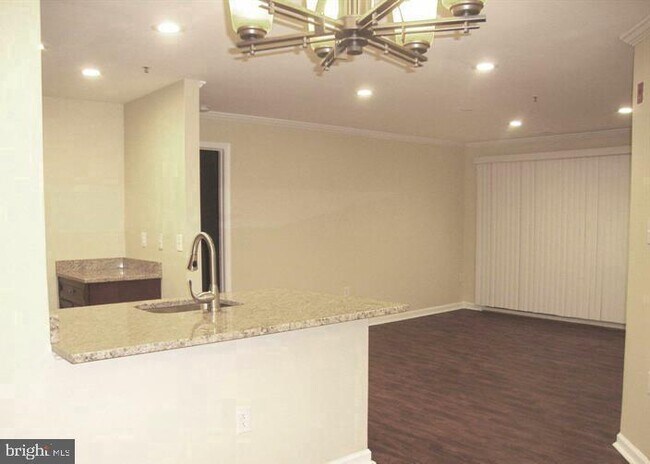 Building Photo - 17701 Kilmarnock Terrace