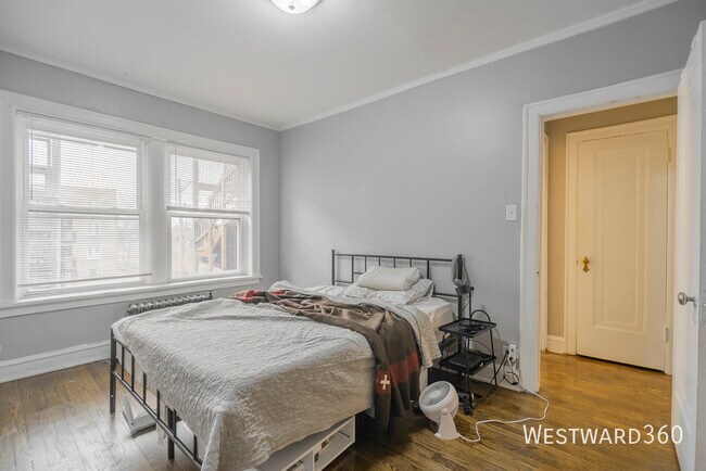 Building Photo - 6510 N Hamilton Ave