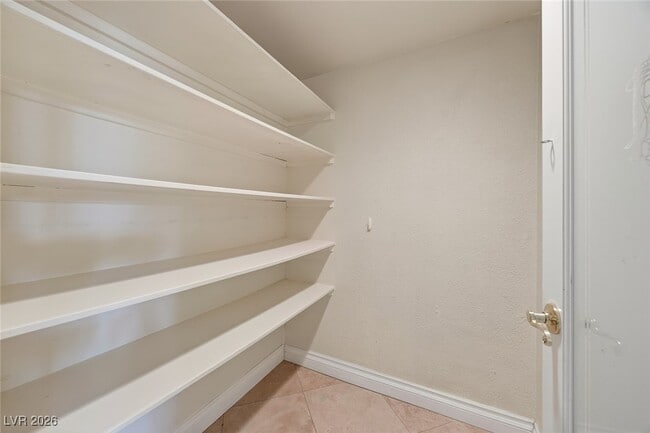 Building Photo - 1114 Vegas Valley Dr