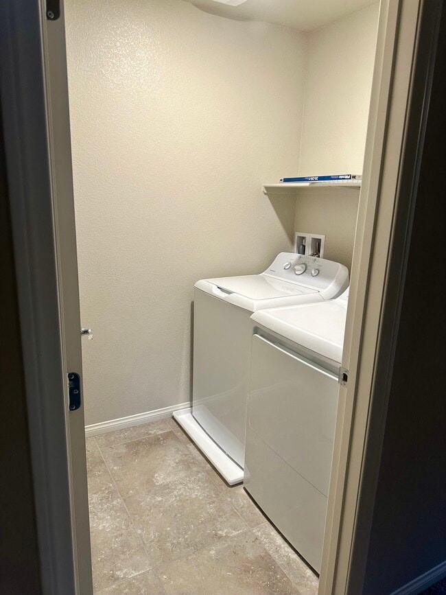 Building Photo - 3816 Antilia Ave