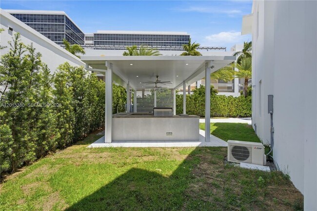 Building Photo - 8221 NW 34th St