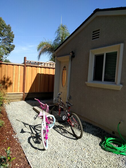 Building Photo - 1015 Tulane Ave