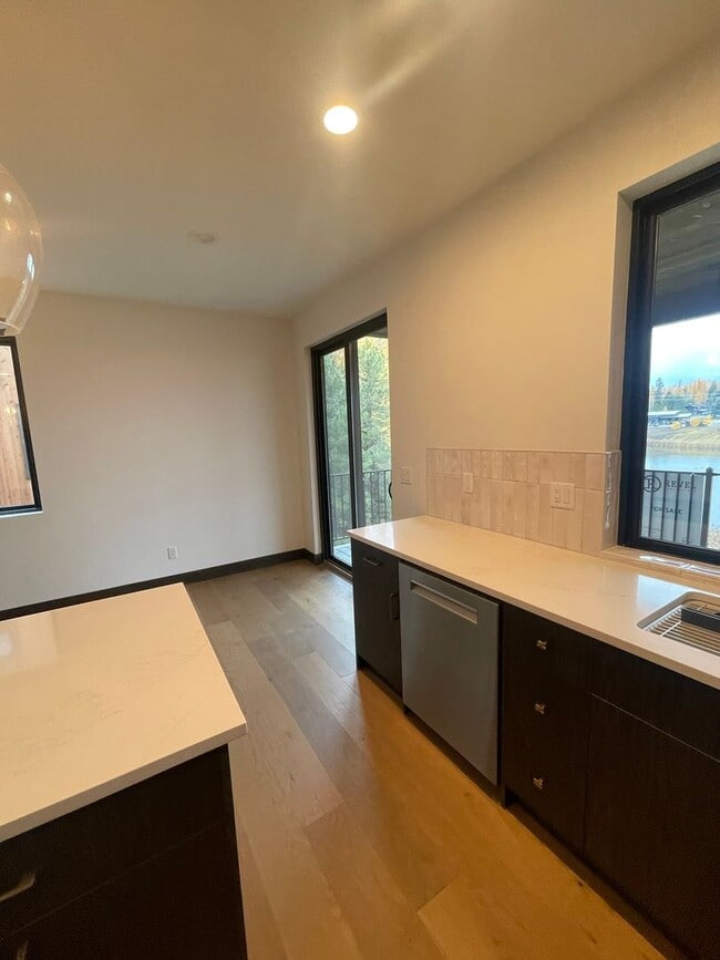 Building Photo - Brand New Three Story Whitefish Townhouse