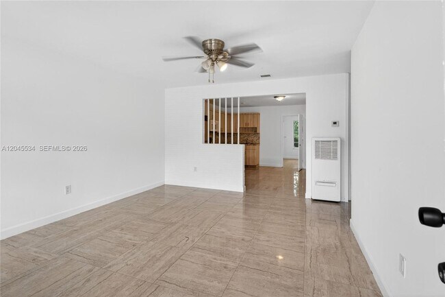 Building Photo - 1350 NE 149th St