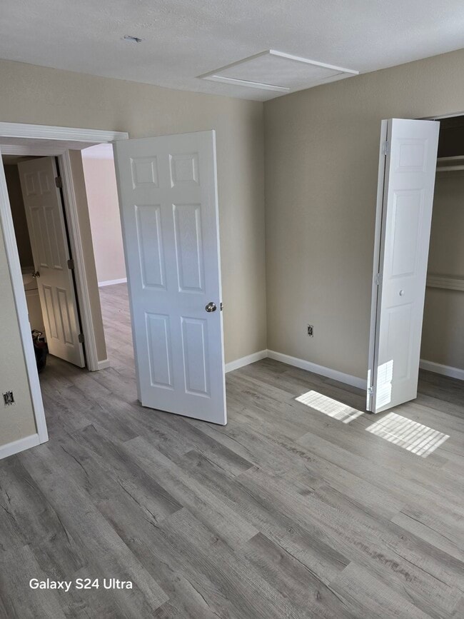 Building Photo - 108 Tacoma Rd