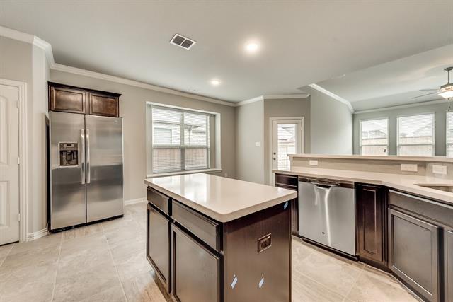 Building Photo - 16700 Lincoln Park Ln