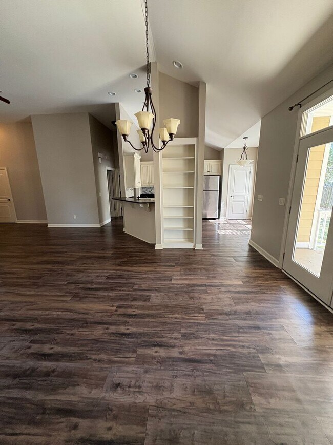 Building Photo - 540 Orchard Cir