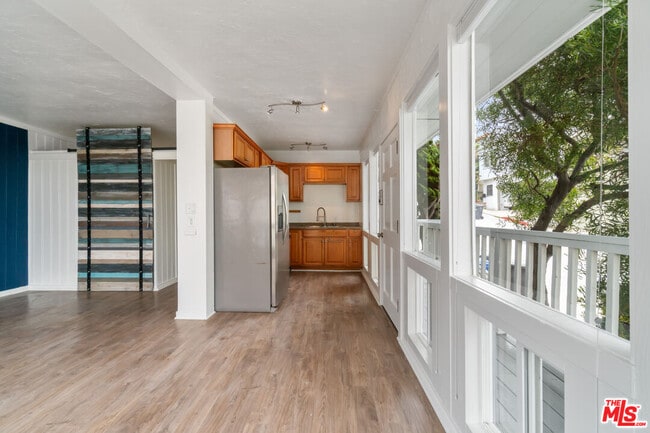 Building Photo - 115 44th St