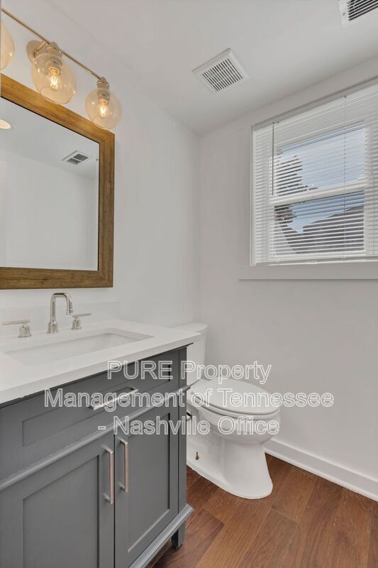 Building Photo - 2601 Oakwood Ave