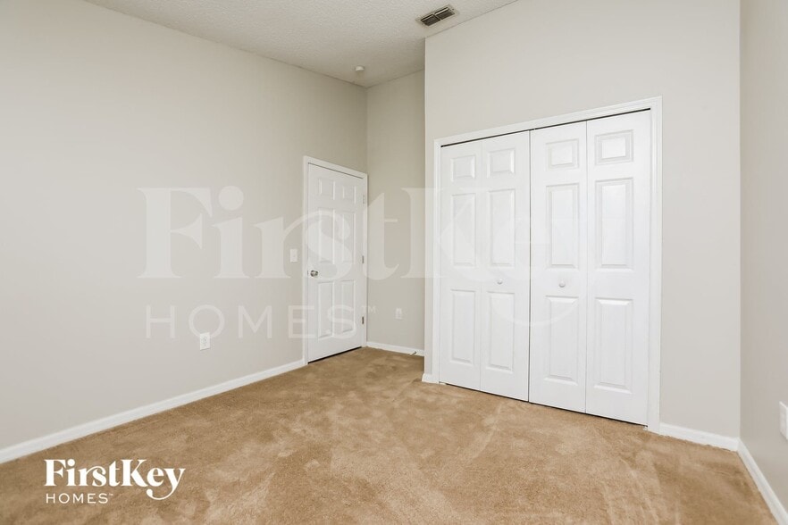 Building Photo - 6501 Viewpoint Ct