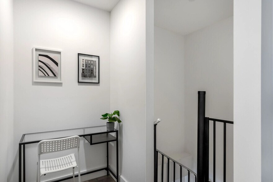 Building Photo - 27E E 128th St