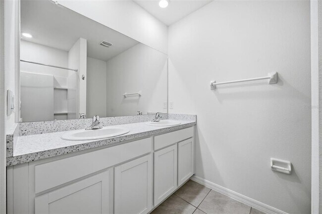 Building Photo - 34118 Jasper Stone Dr