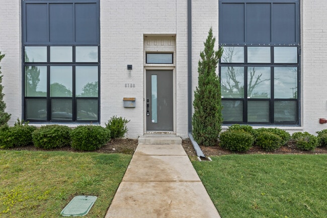Building Photo - 3138 Wayside Ave