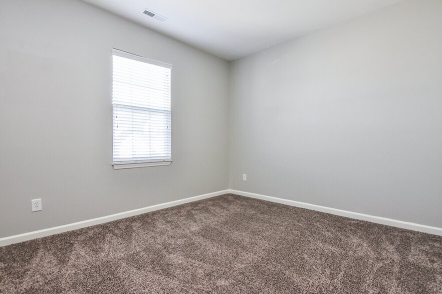 Building Photo - 650 Ashbrittle Dr