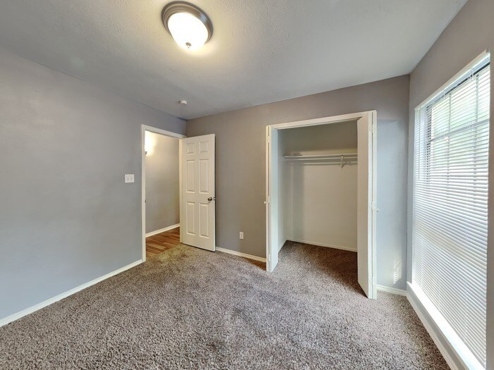 Building Photo - 2405 Cripple Creek Dr