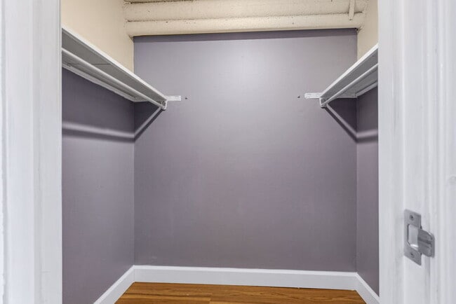 Building Photo - 601 W 11th Ave