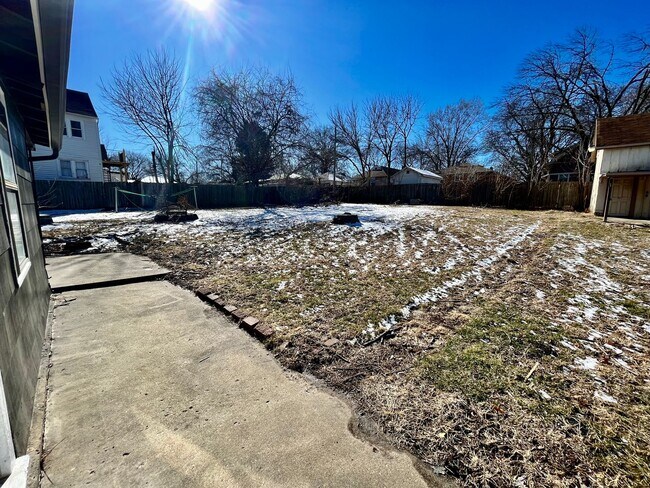 Building Photo - Spacious single family home in Independenc...