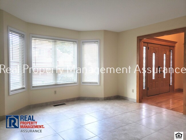 Building Photo - 15590 SW Tanager Dr