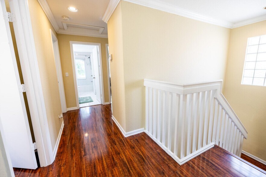 Building Photo - 4462 Lake Tahoe Cir