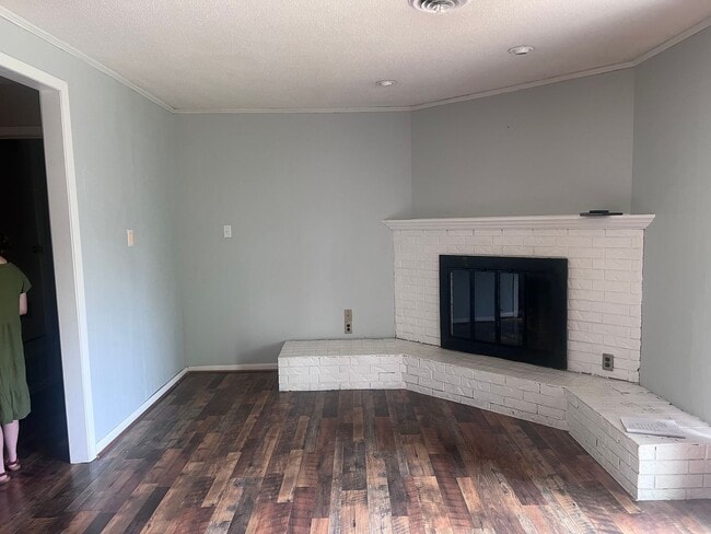 Building Photo - 114 Apache Dr