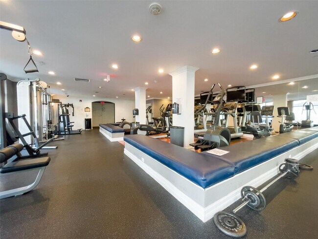 Building Photo - 1900 Van Buren St