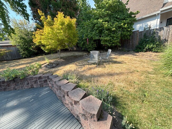 Building Photo - 17927 Ridge Lake Dr