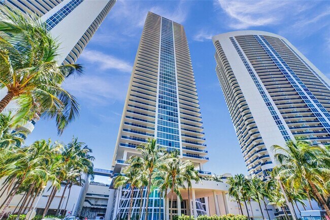 Building Photo - 1830 S Ocean Dr