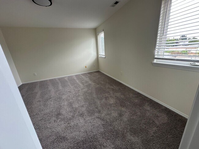 Building Photo - Shopper's Delight- Central Vancouver 2/ 2.5 Townhouse