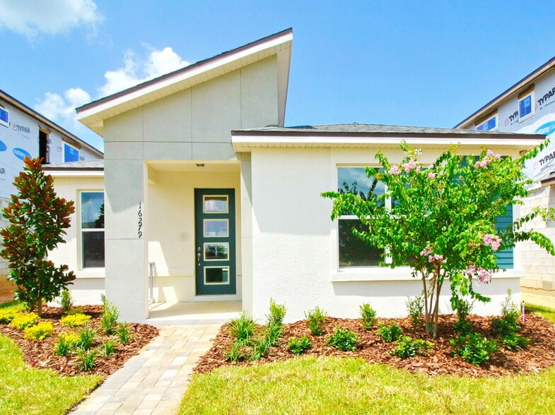 Winter Garden Hidden Gem - 16279 Taliesin Street