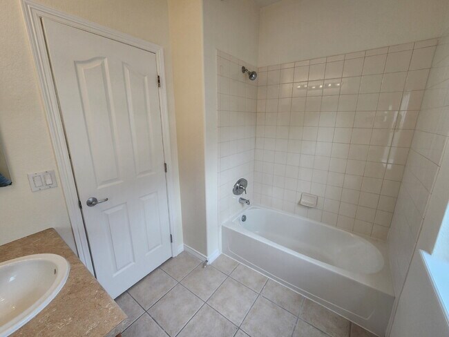 Building Photo - Beautiful 4 Bedroom Home In Beacon Point! Cherry Creek Schools!