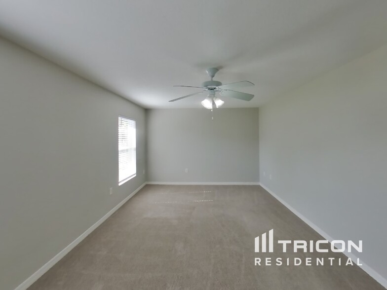 Building Photo - 3328 Montano Ave