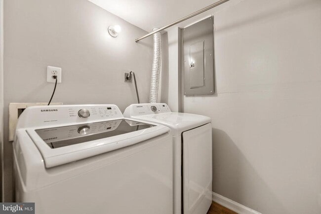 Building Photo - 2920 Wetherburn Ct