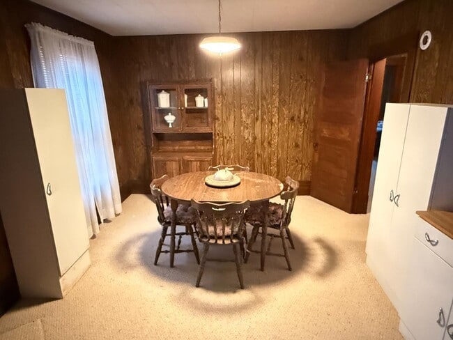 Building Photo - 1102 Oakes St