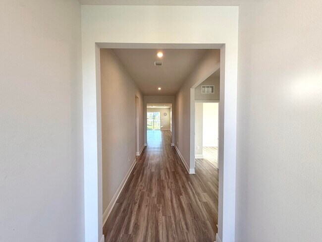 Building Photo - 10819 Pacini Wy