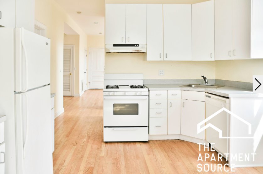 Building Photo - 2318 N Southport Ave