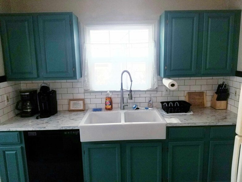 kitchen - 1730 18th St NE