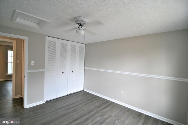 Building Photo - 507 Smoketree Ct