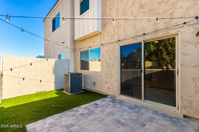 Building Photo - 2134 W Harmont Dr