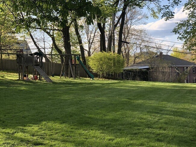 Building Photo - 9 Reservoir Rd