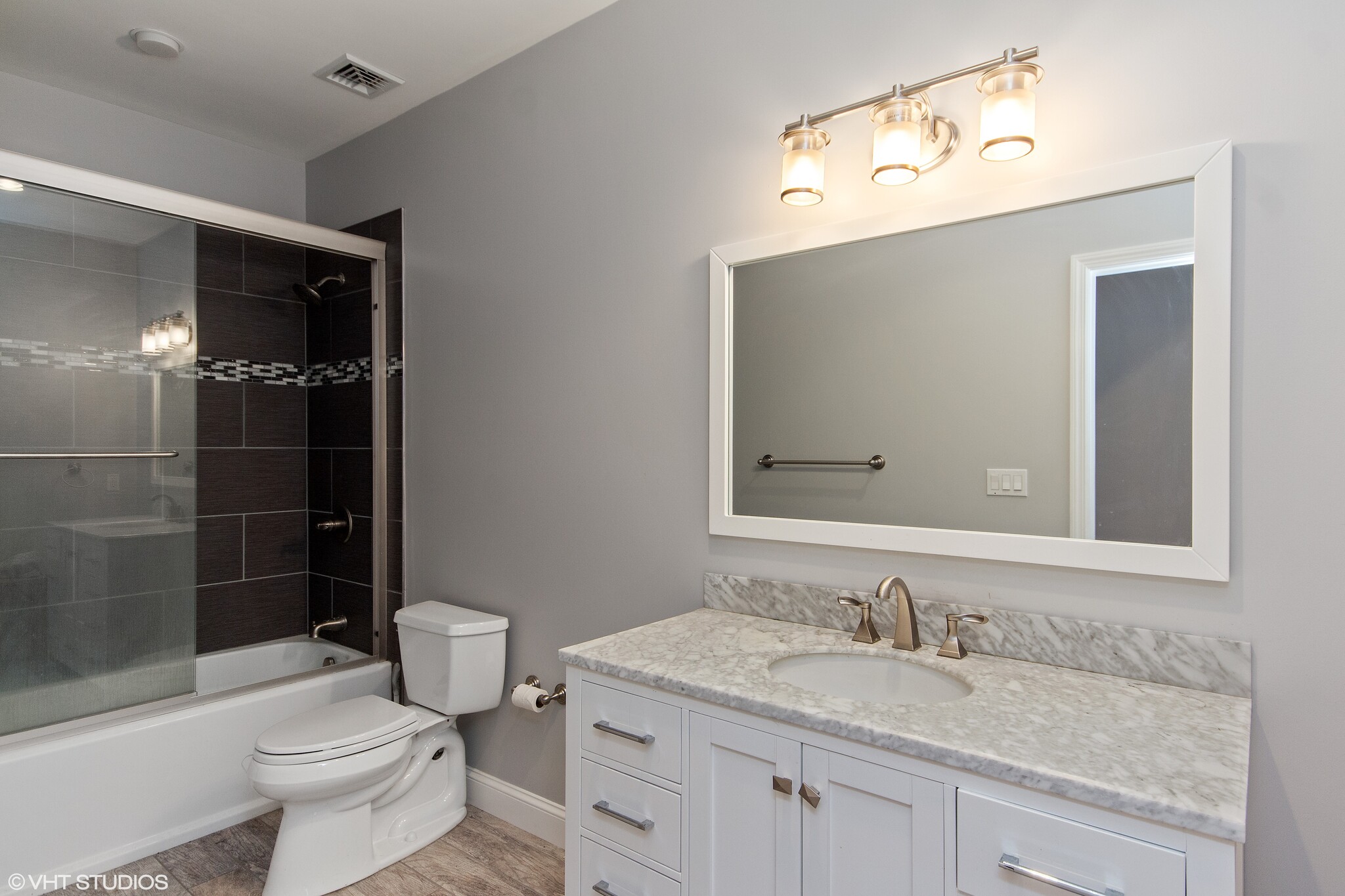 Bathroom 1st Floor - 275 croton dam road