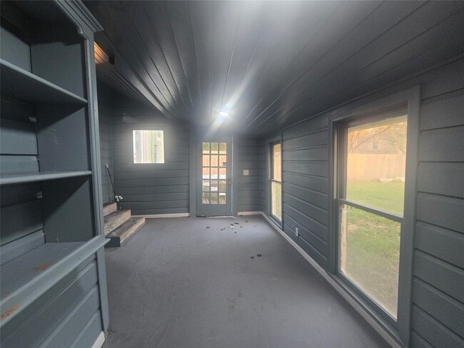 Building Photo - 1905 Oleander