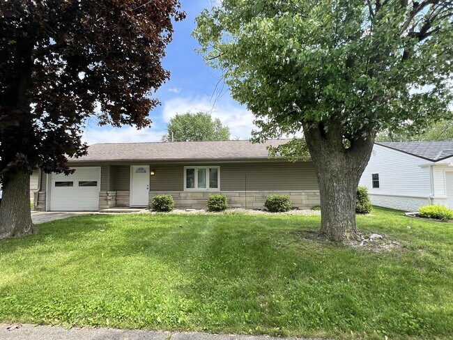Primary Photo - 406 Magnolia Dr