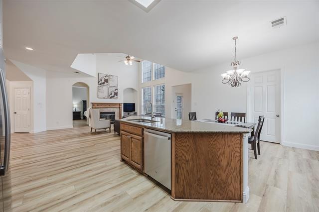 Building Photo - 7631 Red Clover Dr