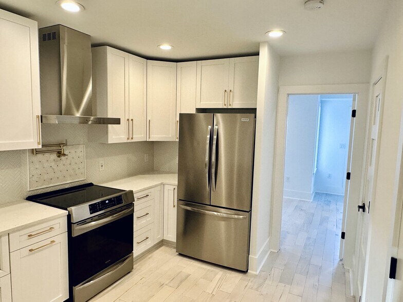 Building Photo - 1314 1/2 5th St NW